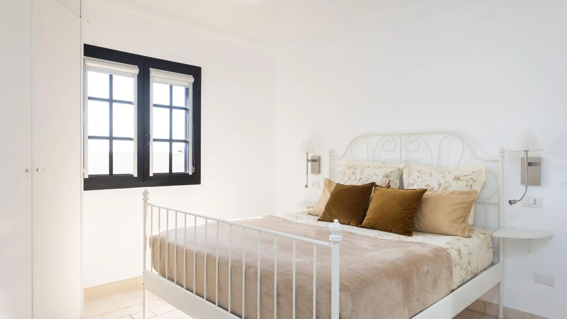 Semesterbostad Classbnb - Luxury Townhouse 300M From Playa Del Duque Costa Adeje